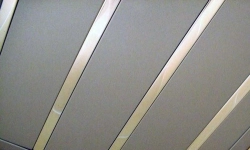 Реечные потолки фото. Комбинации цвета: белый, металлик, золото, бежевый, супер-хром, супер-золото. Реечные потолки фото. Комбинации цвета: белый, металлик, золото, бежевый, супер-хром, супер-золото.