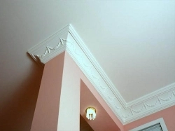 Поклейка багетов на потолок Поклейка багетов на потолок