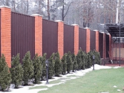 Как построить забор? Заборы из профнастила своими руками. Как построить забор? Заборы из профнастила своими руками.