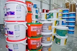 Чем отличается фасадная краска от краски для внутренних работ? Чем отличается фасадная краска от краски для внутренних работ?