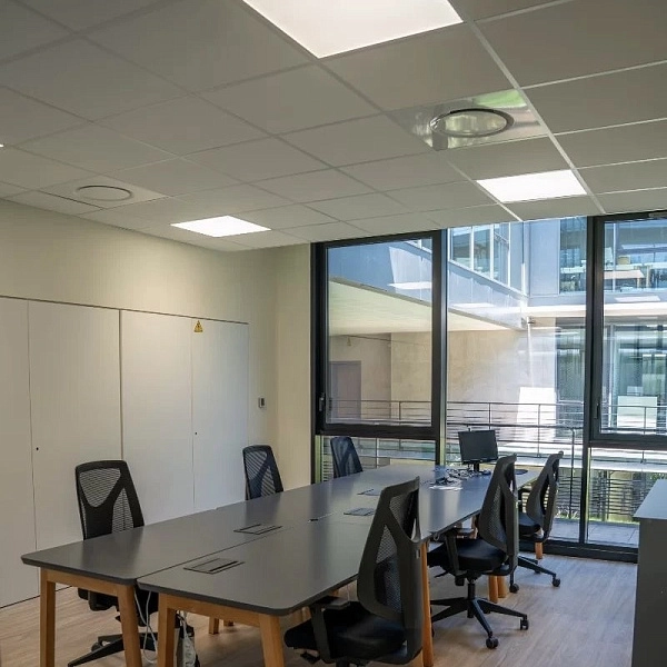 картинка Потолок подвесной KCS Schlicht Hygena SK 600х600х15мм 