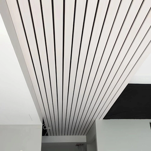 картинка Реечный подвесной потолок 85Н40 с шагом 15 мм (RAL9003, 9005, 9006, 7024), цена за м² картинка Реечный подвесной потолок 85Н40 с шагом 15 мм (RAL9003, 9005, 9006, 7024), цена за м²