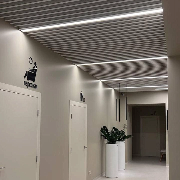 картинка Экранный реечный подвесной потолок Alubest (цена пог. м. рейки) 