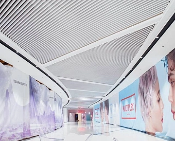 Подвесные потолки в ТРЦ Lavina Mall Подвесные потолки в ТРЦ Lavina Mall
