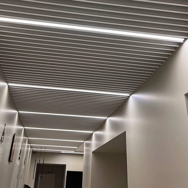 картинка Экранный реечный подвесной потолок Alubest (цена пог. м. рейки) 